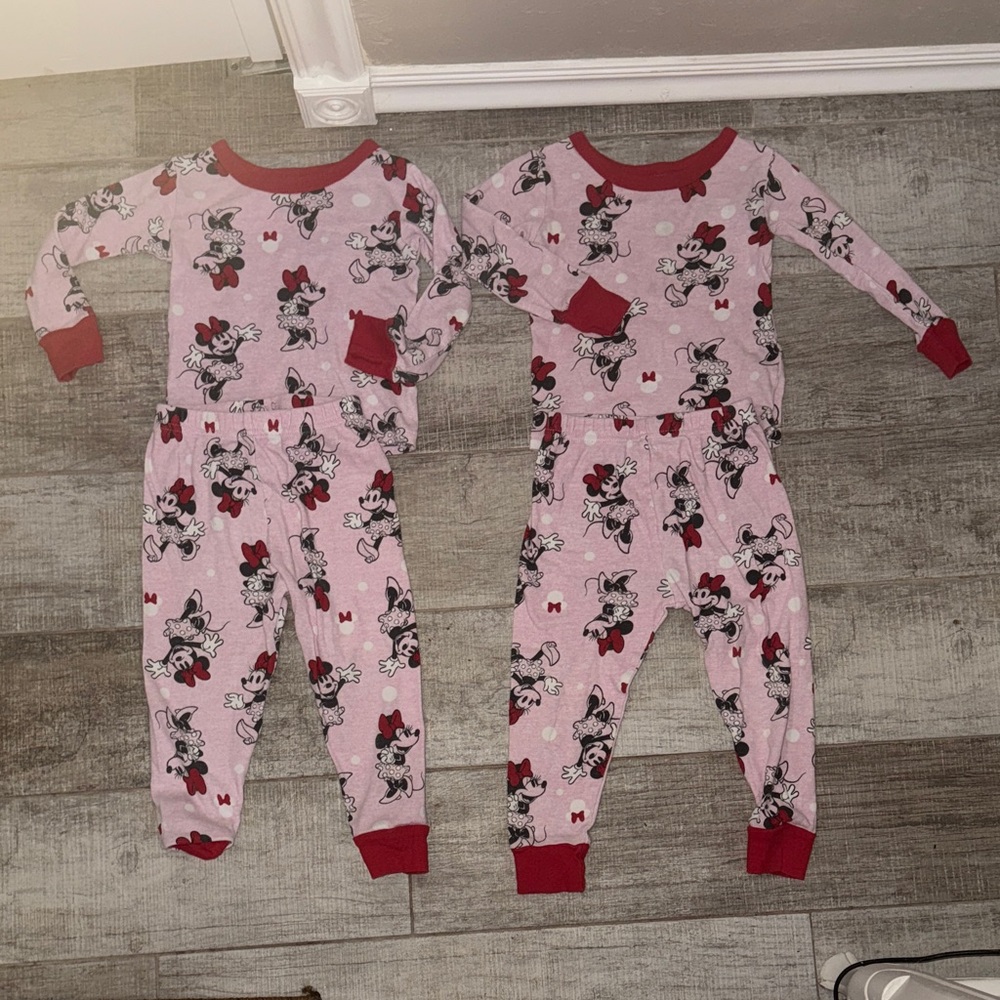 Matching set! 2 Pink Minnie Mouse Pajama Sets